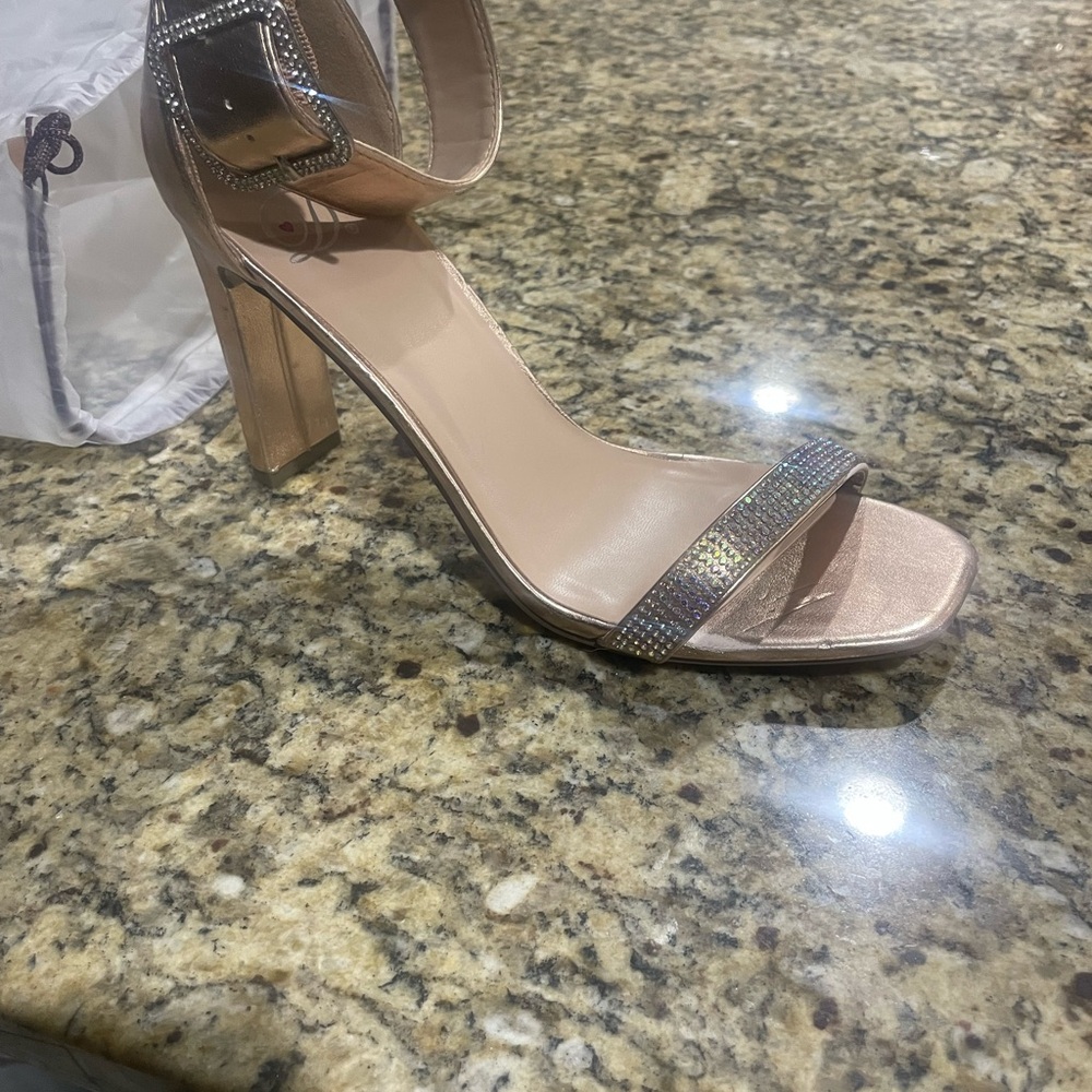 Elegant Tan Heeled Sandals
